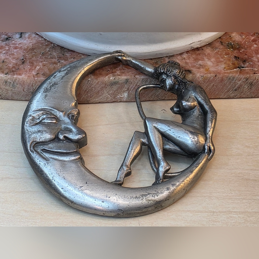 Vintage 1979 Bergamot Brass Works Moon Goddess Belt Buckle - Nude Lady W-49 USA - Picture 1 of 10